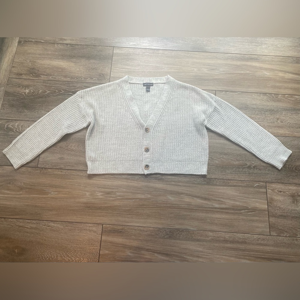 🌞 Sale 3 for $15Streetwear  grey Button Front Crop Cardigan Women’s Size Large